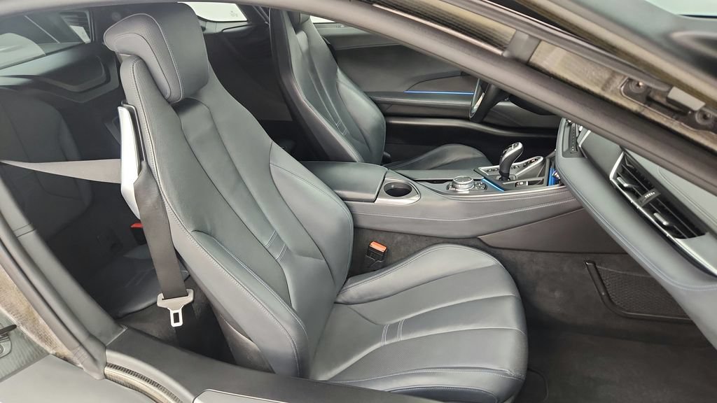 Used 2016 BMW i8 AWD/4WD image 22