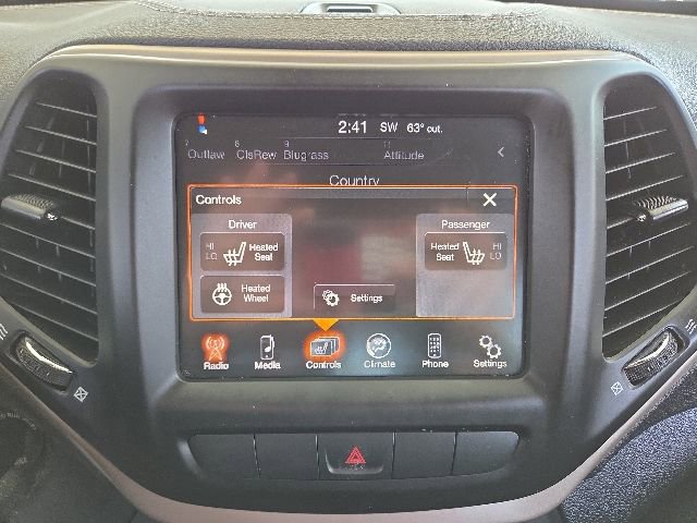 Used 2014 Jeep Cherokee Latitude w/ Cold Weather Group FWD image 7