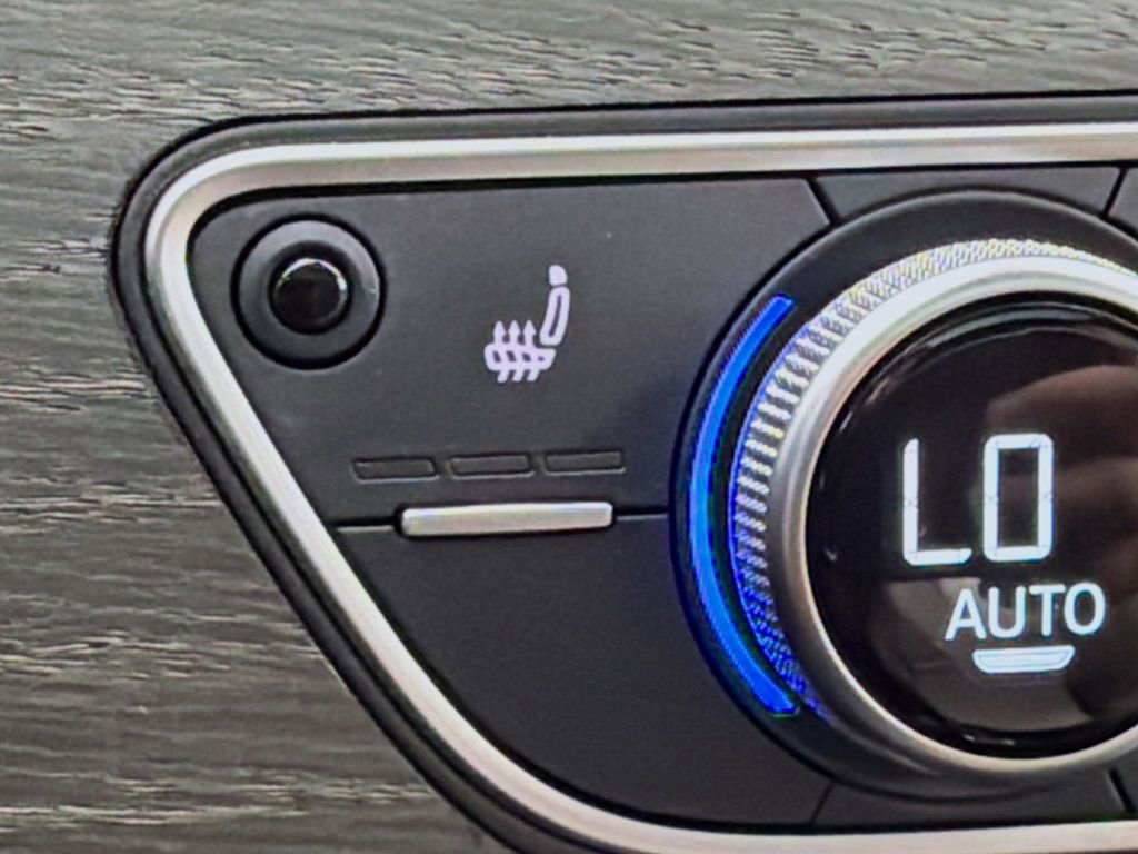 Used 2023 Audi A4 2.0T Premium w/ Convenience Package image 20