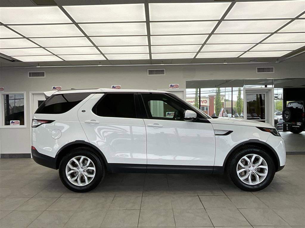 Used 2020 Land Rover Discovery SE AWD/4WD image 4