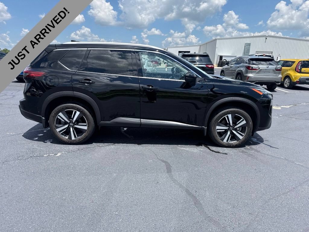 Certified 2025 Nissan Rogue SL w/ Tech Package AWD/4WD image 4