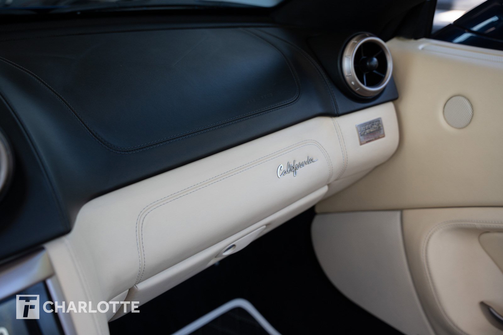 Used 2011 Ferrari California image 31