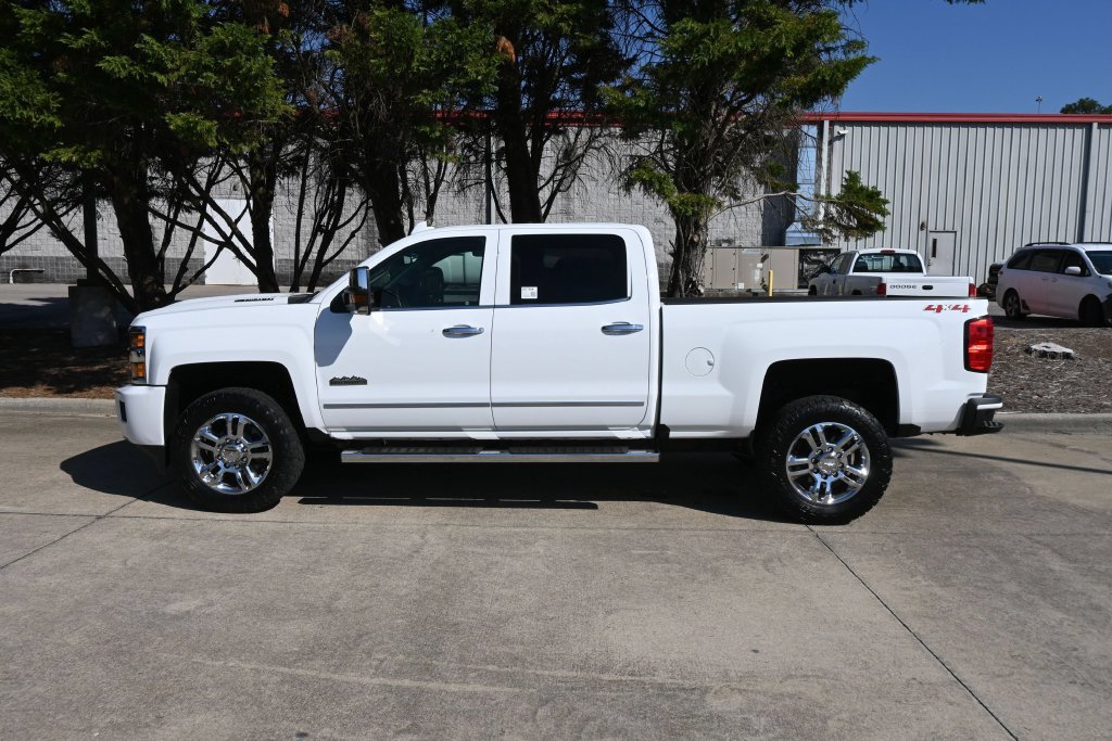 Used 2019 Chevrolet Silverado 2500 High Country w/ Duramax Plus Package AWD/4WD image 28