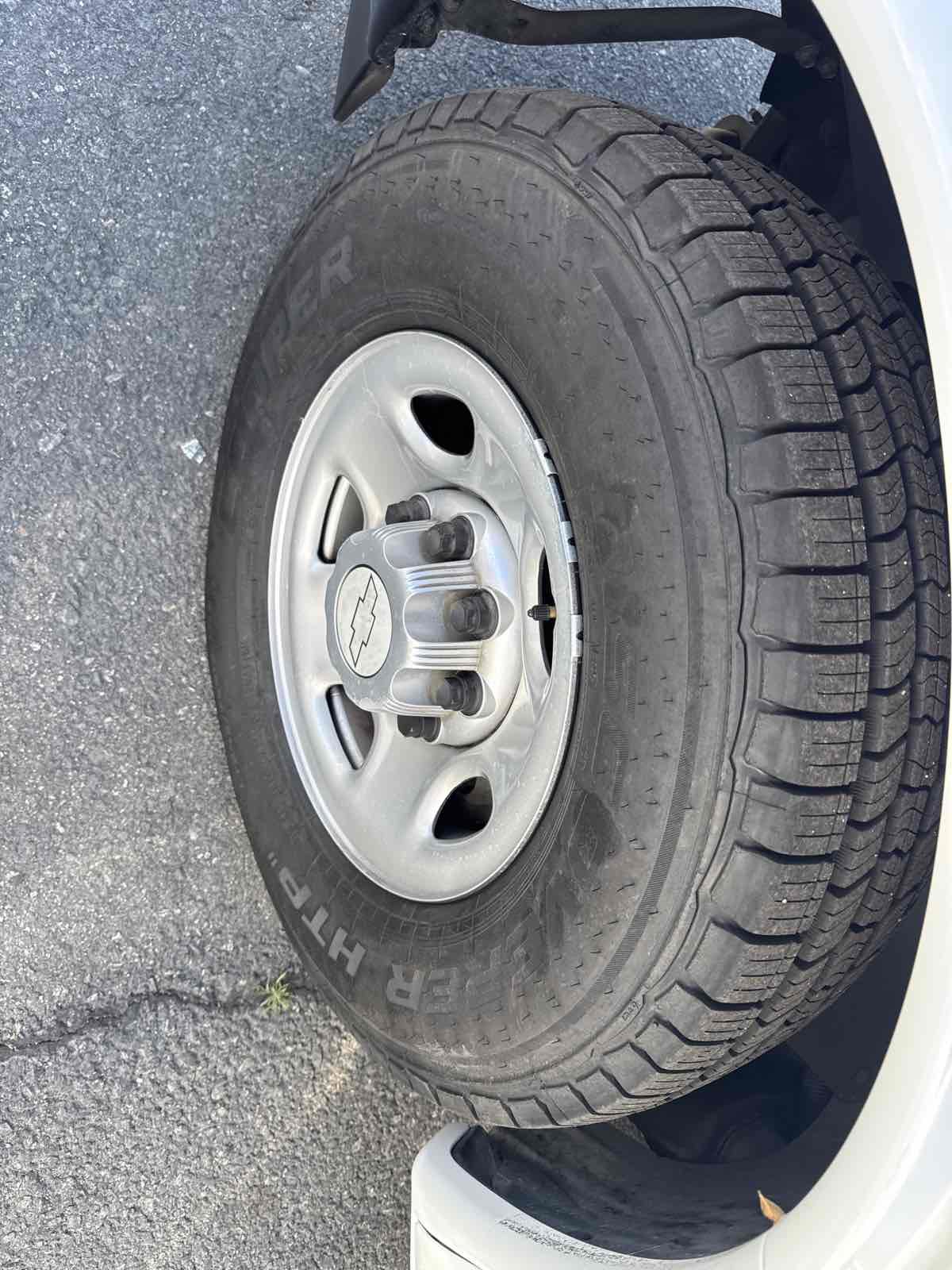 Used 2017 Chevrolet Express 3500 Extended RWD image 12