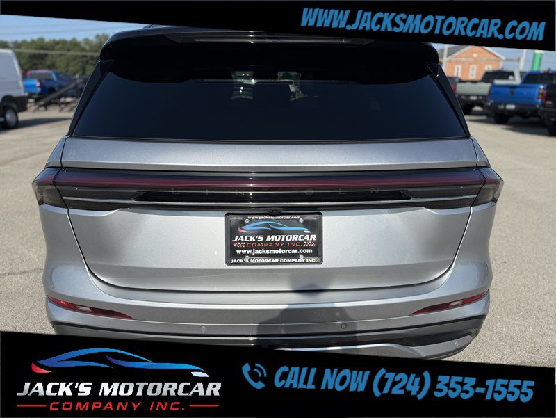 Used 2024 Lincoln Nautilus Reserve w/ Equipment Group 202A AWD/4WD image 11