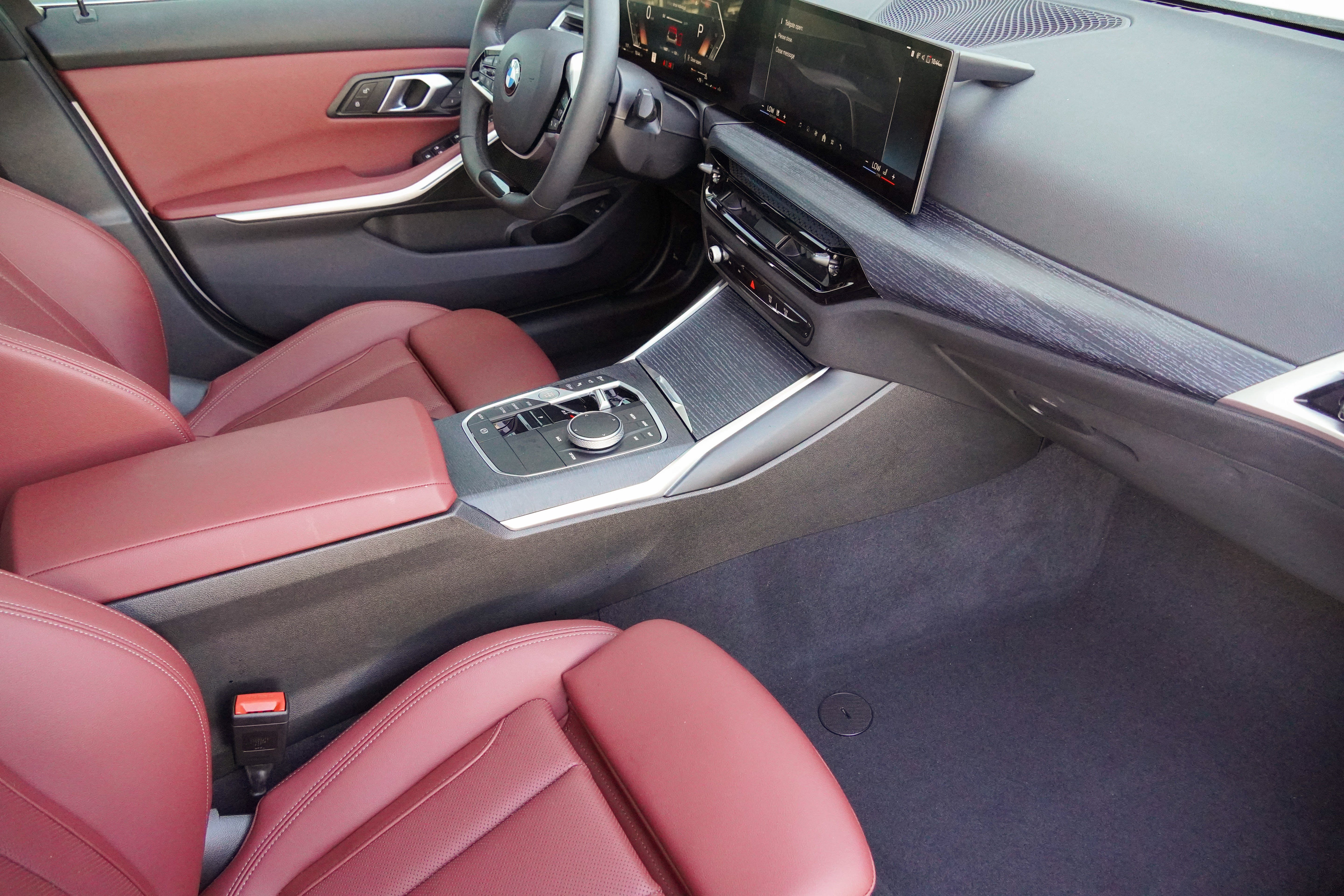 Certified 2025 BMW 330i Sedan RWD image 7