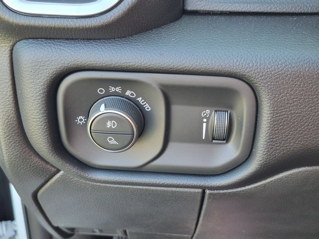New 2026 RAM 3500 Big Horn AWD/4WD image 13