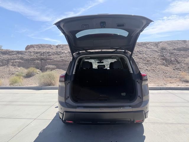 Certified 2024 Nissan Rogue SV w/ SV Premium Package FWD image 32