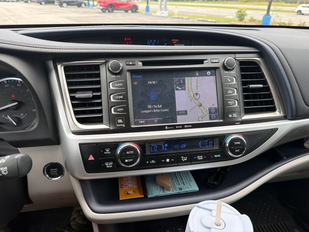 Used 2019 Toyota Highlander Limited AWD/4WD image 10