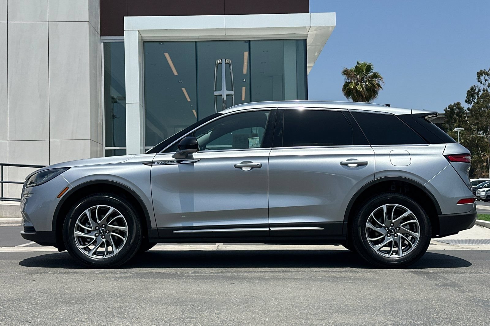 Certified 2022 Lincoln Corsair FWD image 6