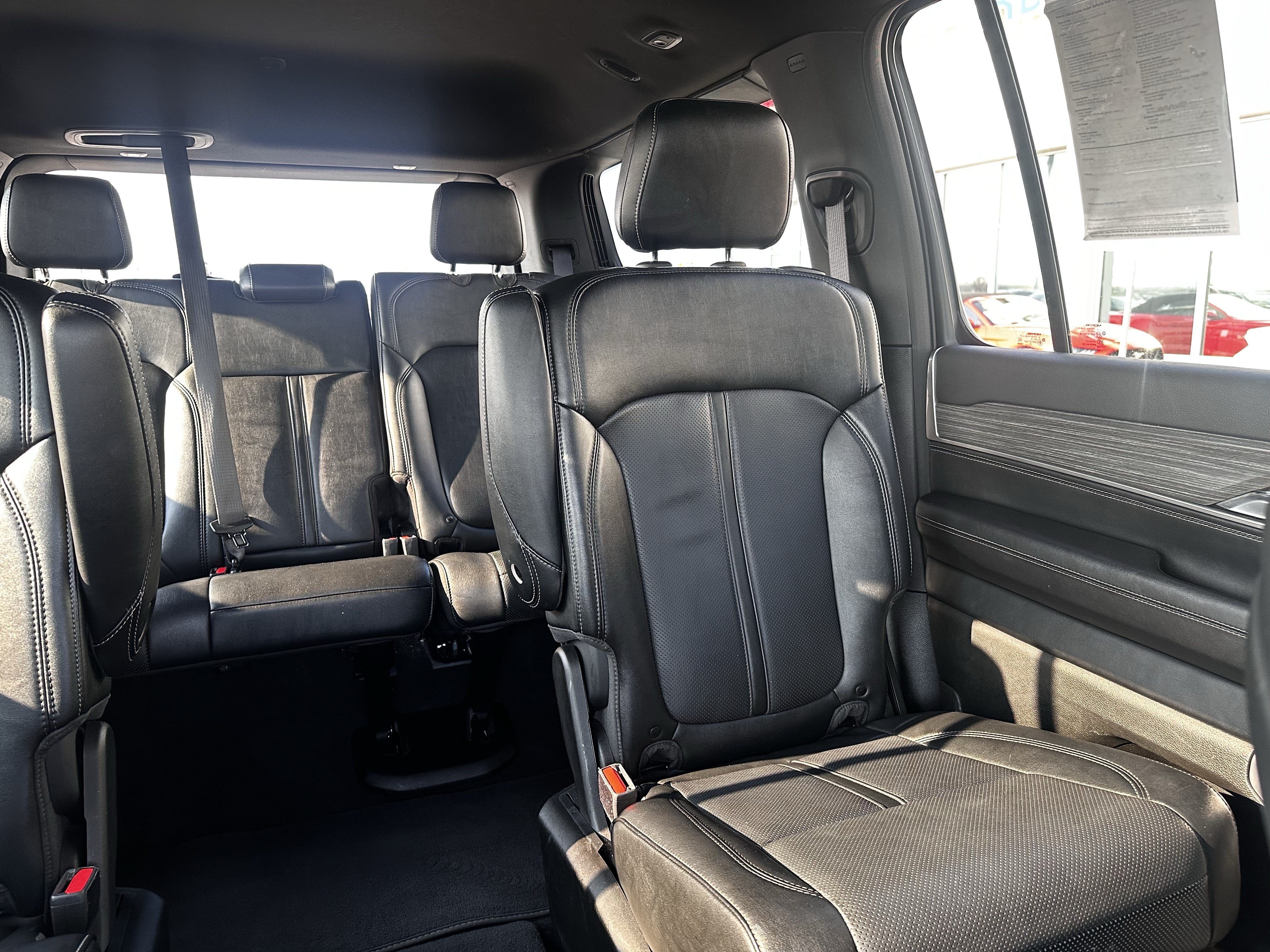 Used 2024 Jeep Wagoneer Series III AWD/4WD image 14