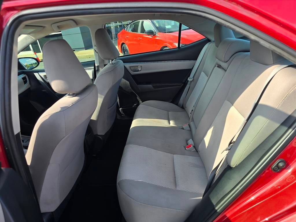 Used 2015 Toyota Corolla LE FWD image 11