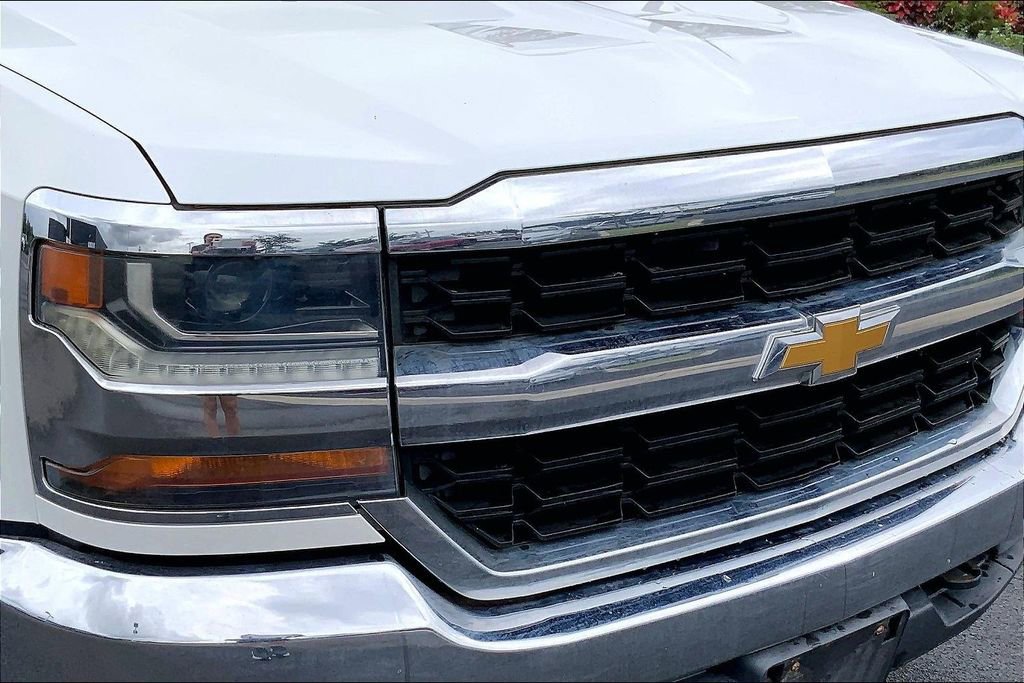 Used 2017 Chevrolet Silverado 1500 LT image 29