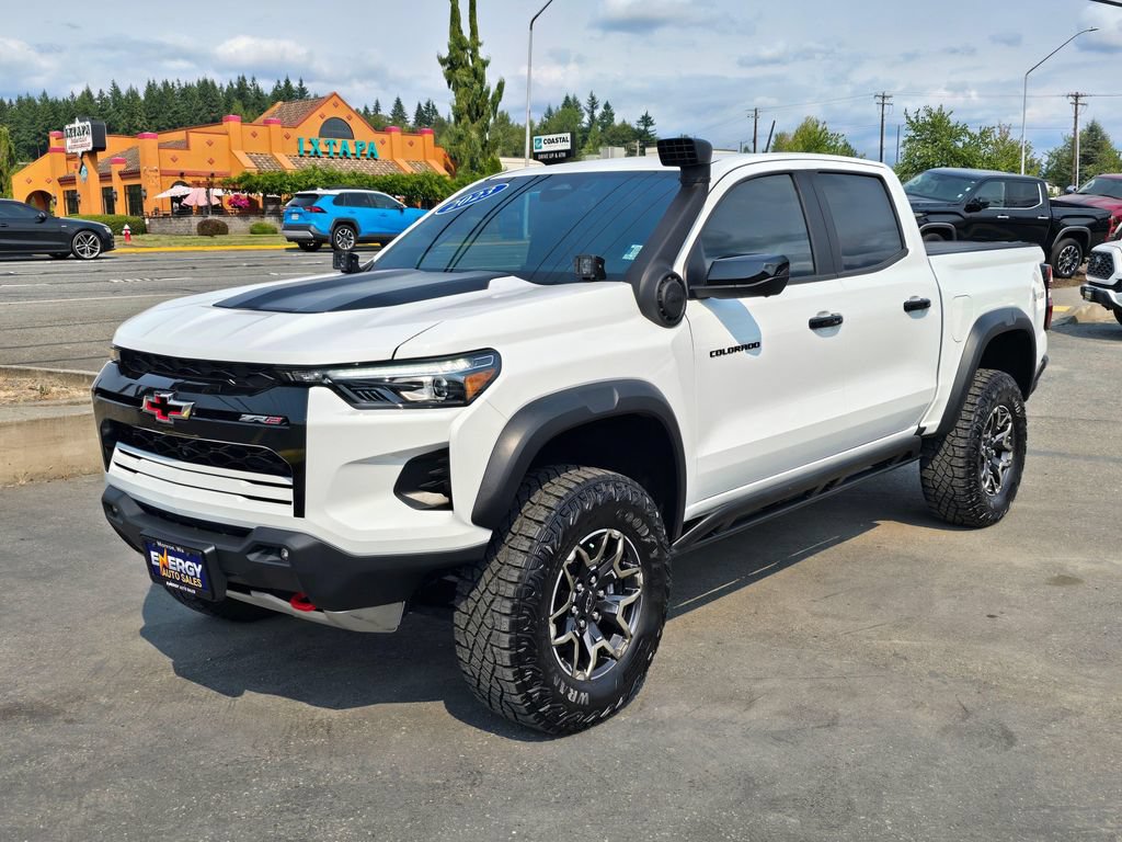 Used 2023 Chevrolet Colorado ZR2 w/ ZR2 Convenience Package III AWD/4WD image 3