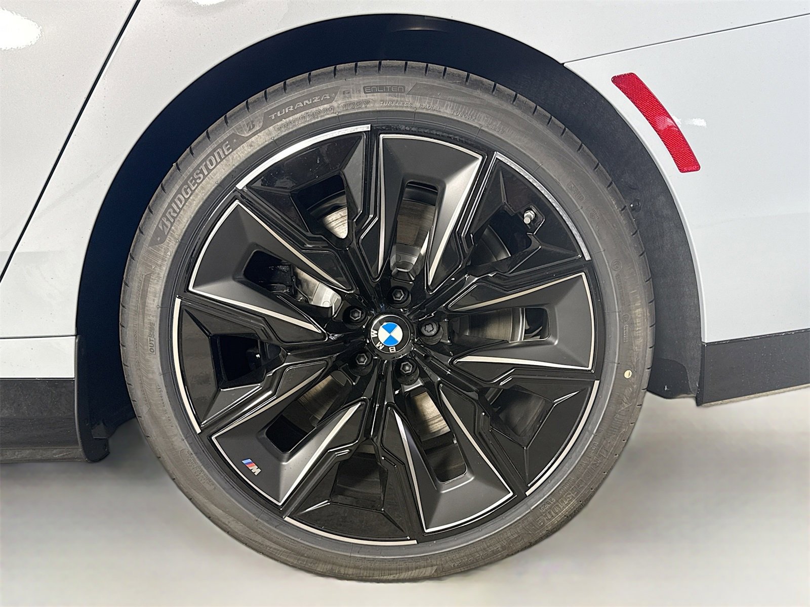 New 2026 BMW i7 eDrive50 w/ M Sport Package image 32