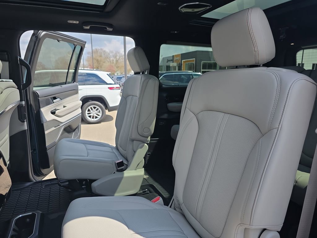 New 2026 Jeep Grand Wagoneer L Summit image 16