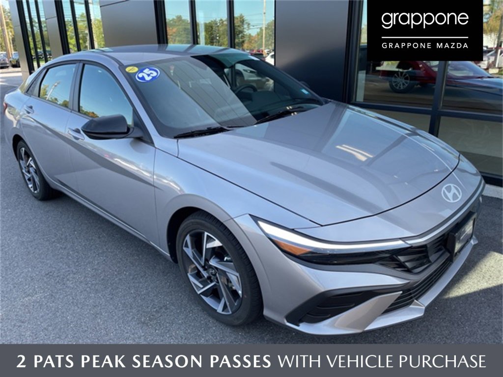 Used 2025 Hyundai Elantra Sport image 1