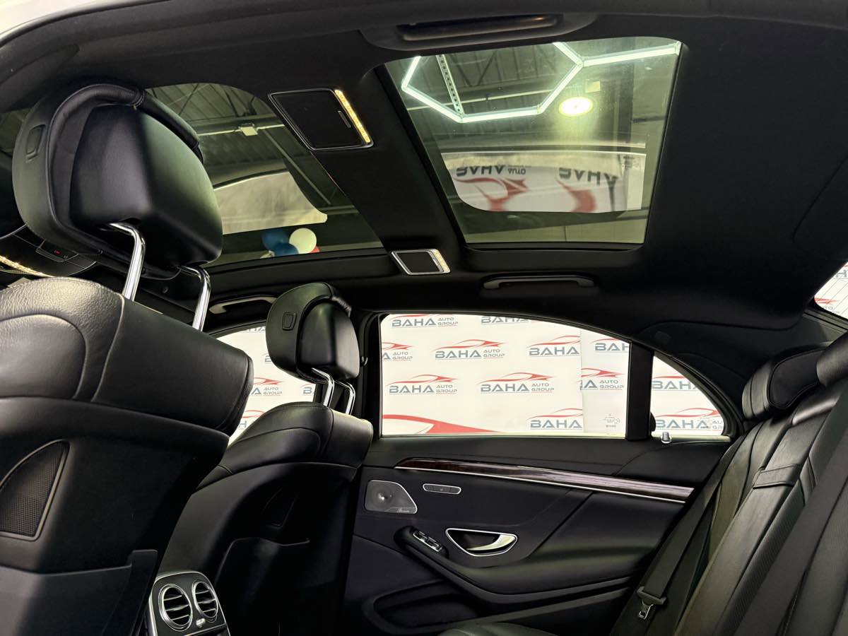 Used 2019 Mercedes-Benz S 450 4MATIC Sedan w/ Premium Package image 43