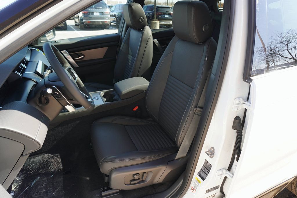 Certified 2026 Land Rover Discovery Sport Landmark AWD/4WD image 13