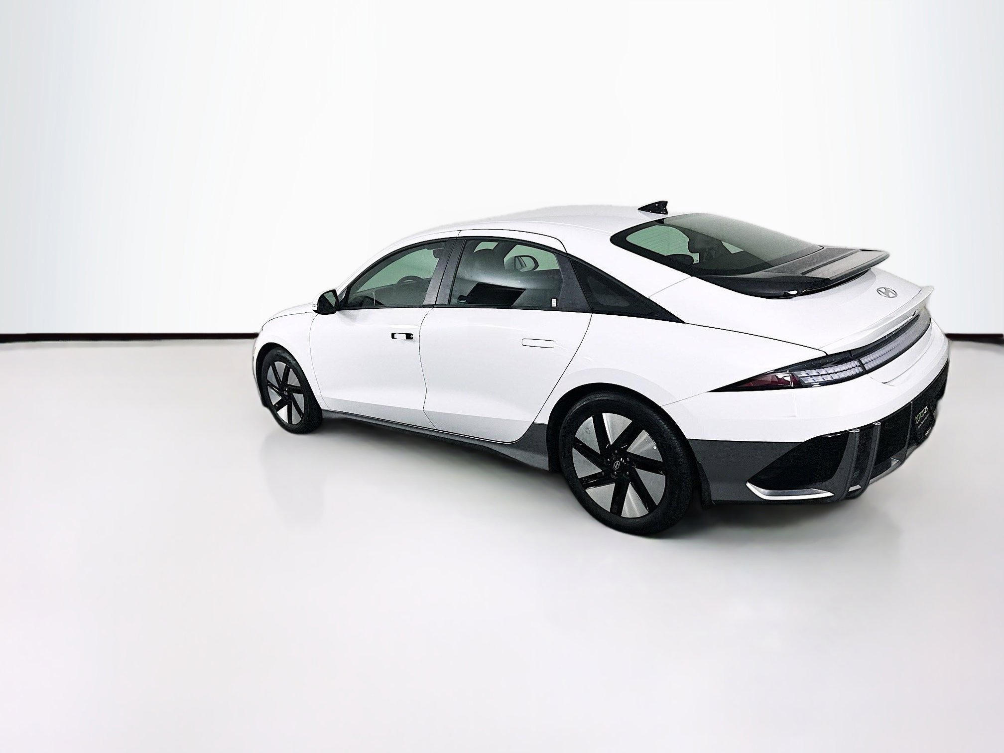 Used 2024 Hyundai Ioniq 6 SE RWD image 5