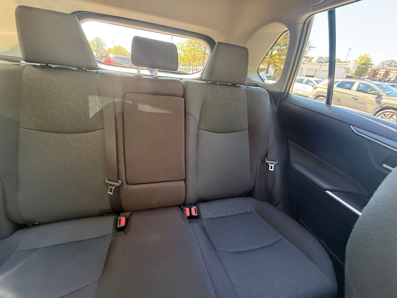 Used 2025 Toyota RAV4 XLE image 37