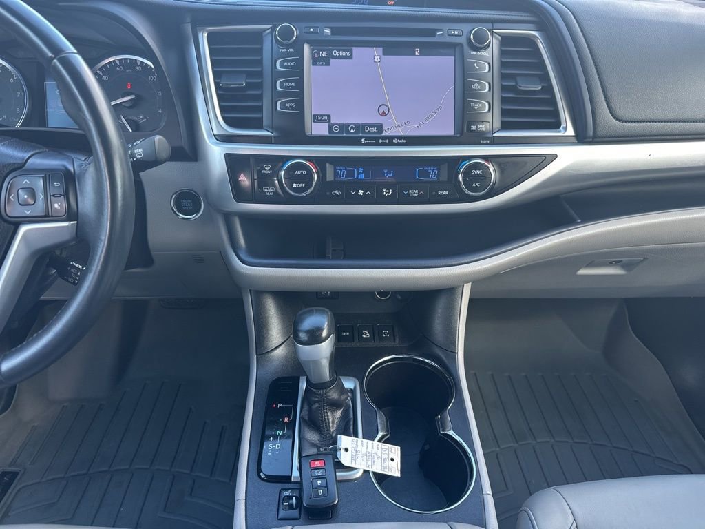 Used 2016 Toyota Highlander XLE image 15