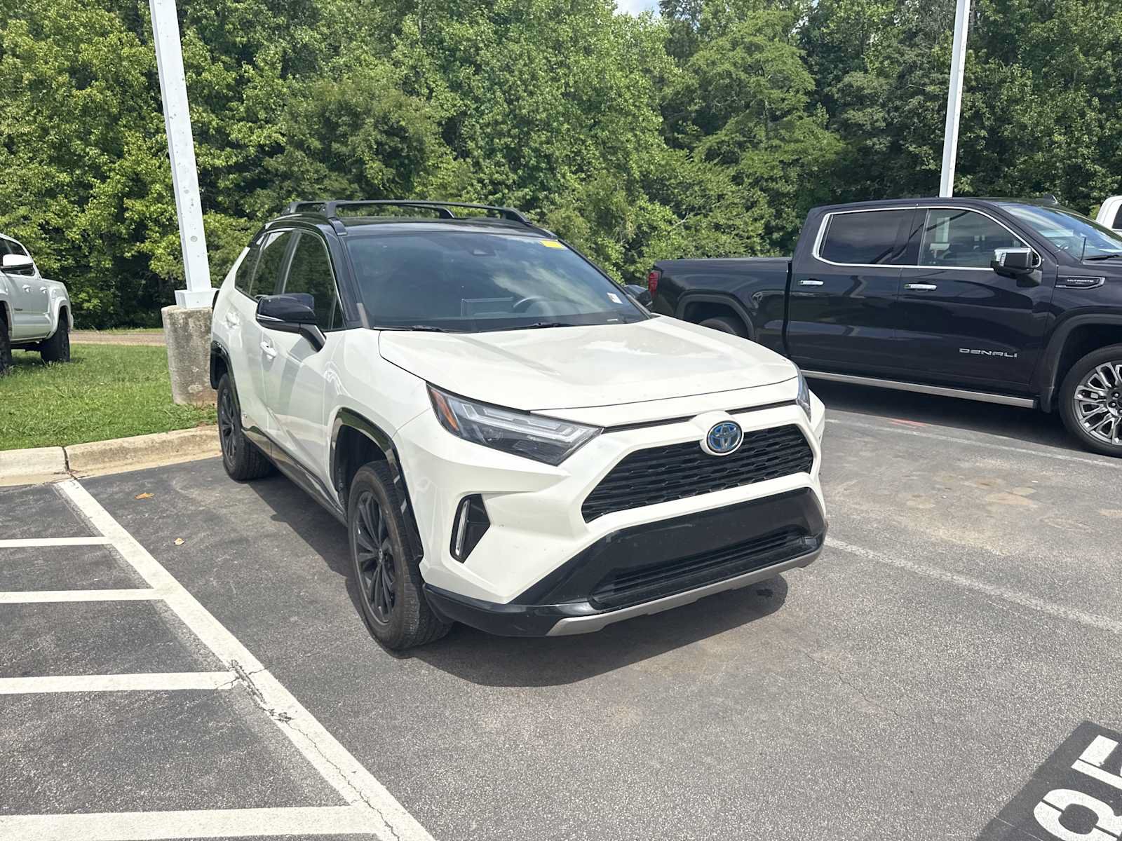 Used 2022 Toyota RAV4 XSE AWD/4WD image 39