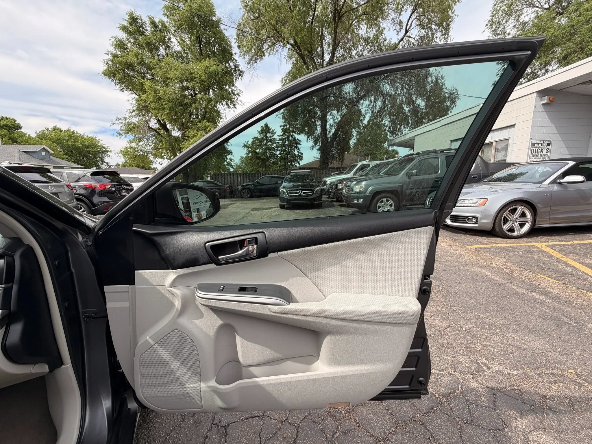 Used 2012 Toyota Camry XLE w/ Convenience Pkg FWD image 22