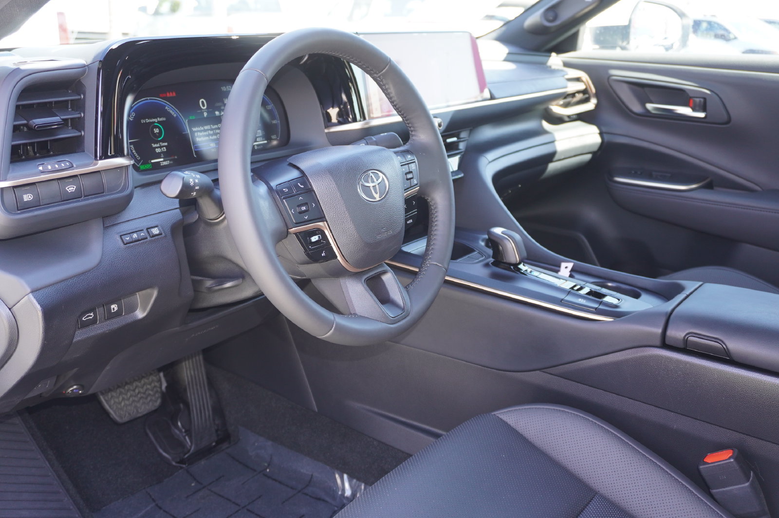Certified 2023 Toyota Crown w/ Carpet Mat Package (TMS) AWD/4WD image 12
