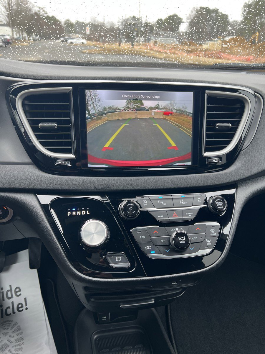 New 2026 Chrysler Voyager LX image 24