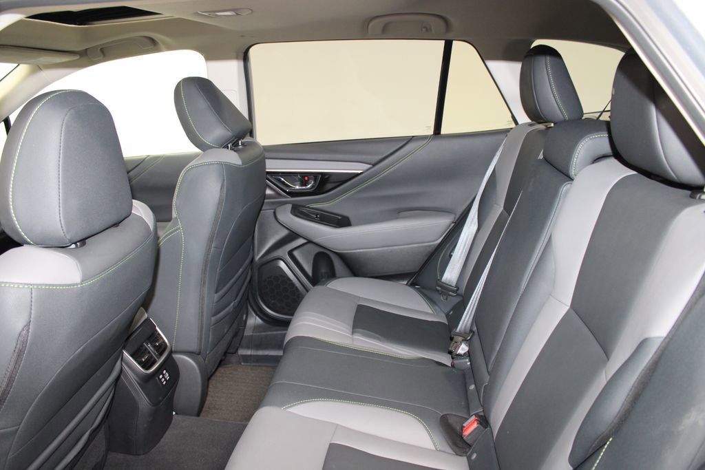 Used 2025 Subaru Outback Onyx Edition AWD/4WD image 23