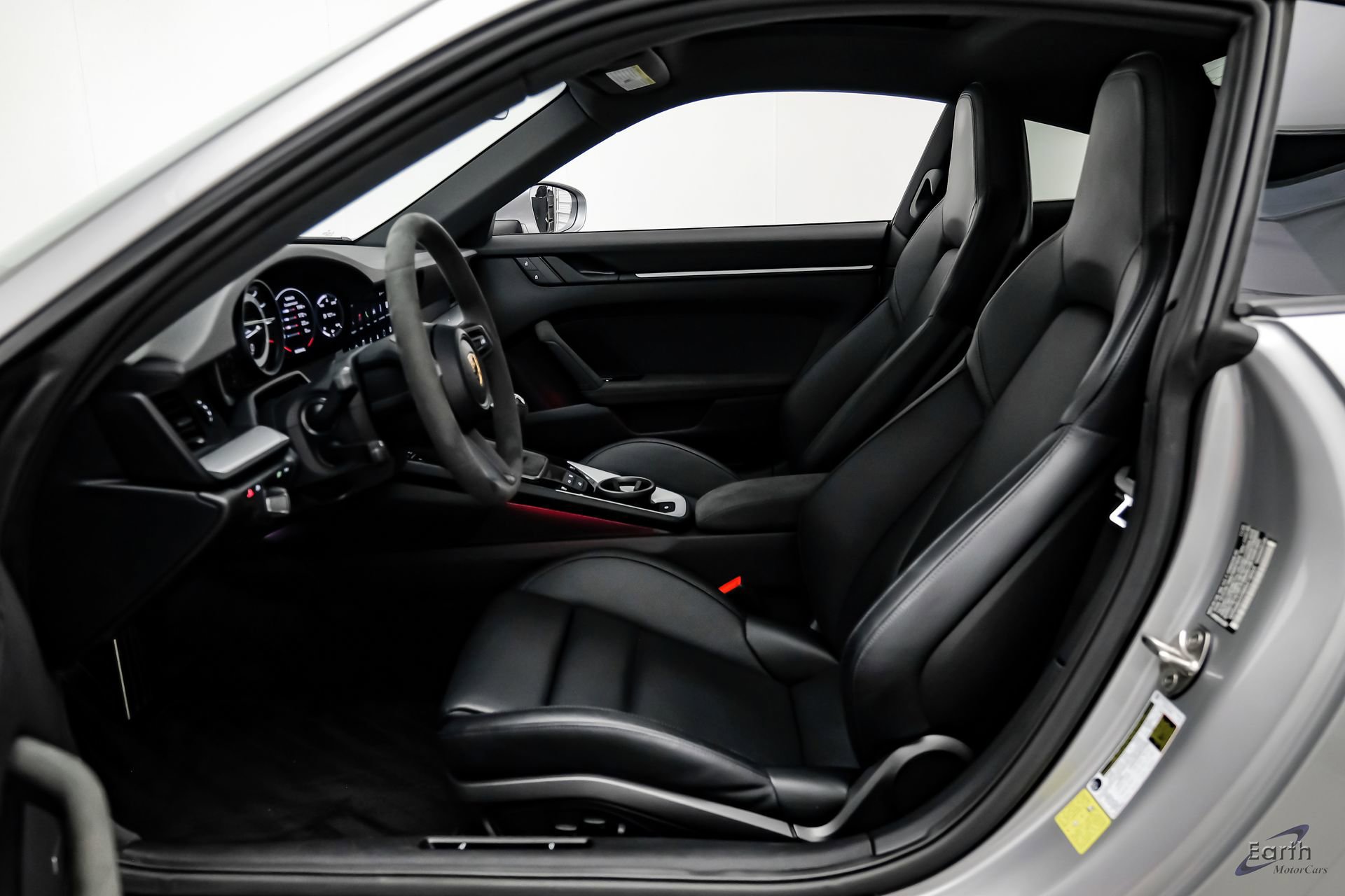 Used 2024 Porsche 911 Carrera GTS RWD image 40