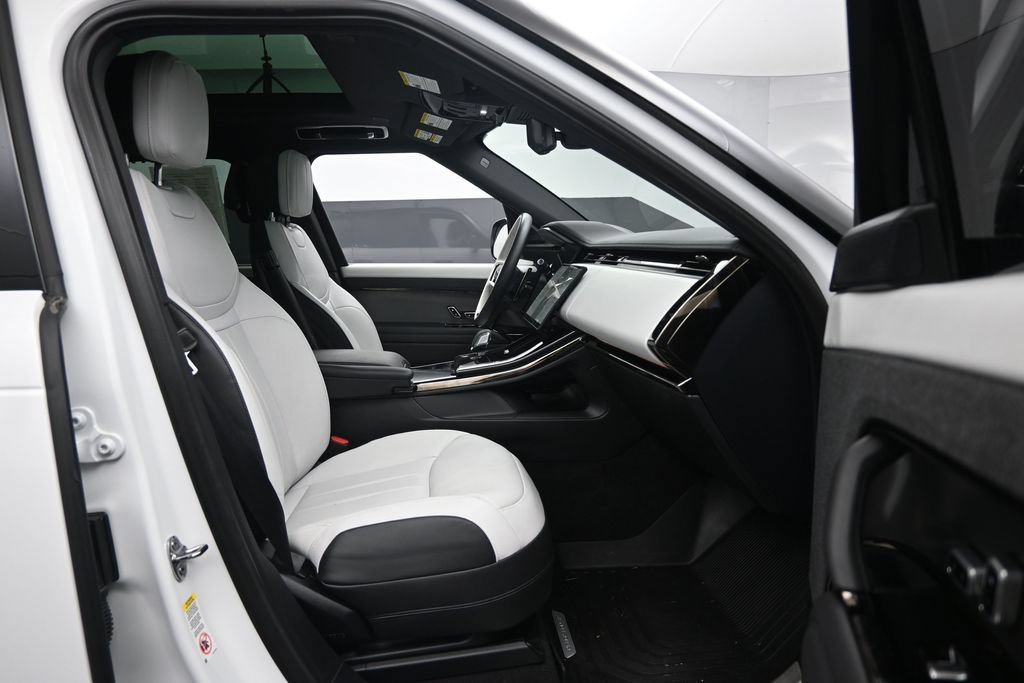 Used 2025 Land Rover Range Rover Sport Dynamic SE AWD/4WD image 30