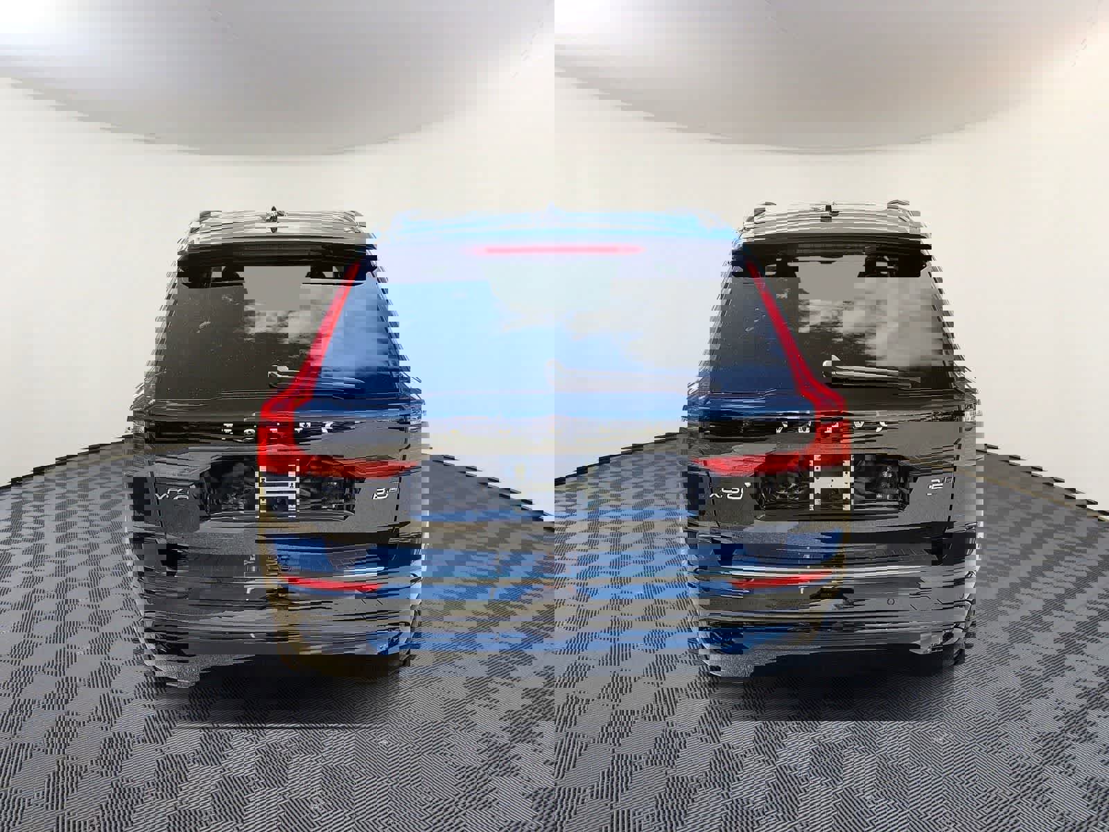 Used 2022 Volvo XC60 B5 Momentum image 6