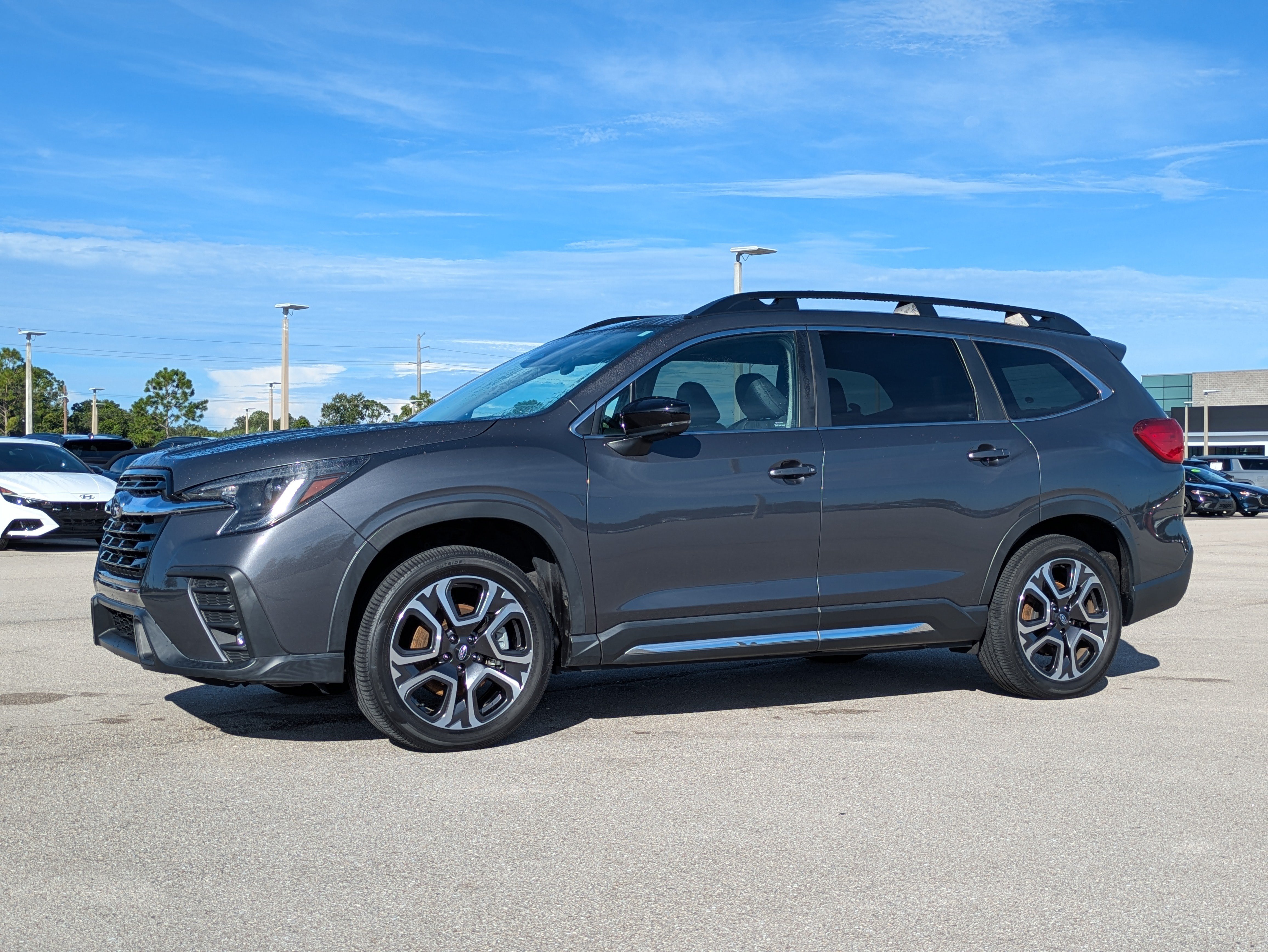 Used 2024 Subaru Ascent Limited w/ Technology Package AWD/4WD image 8