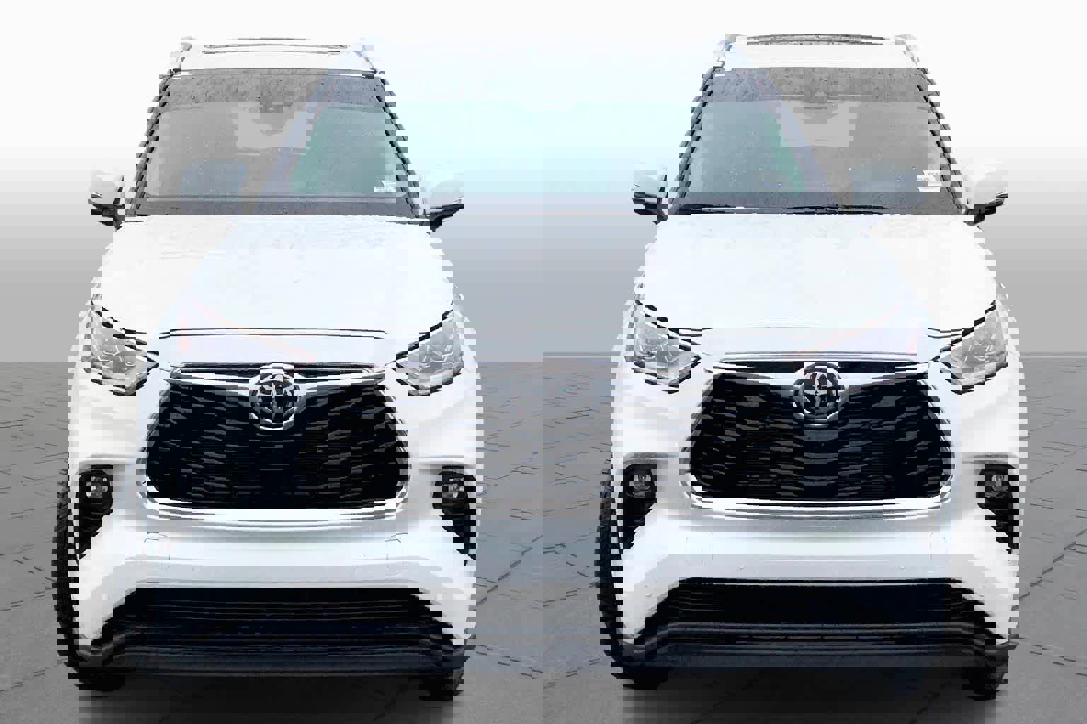 Used 2025 Toyota Highlander Limited image 3