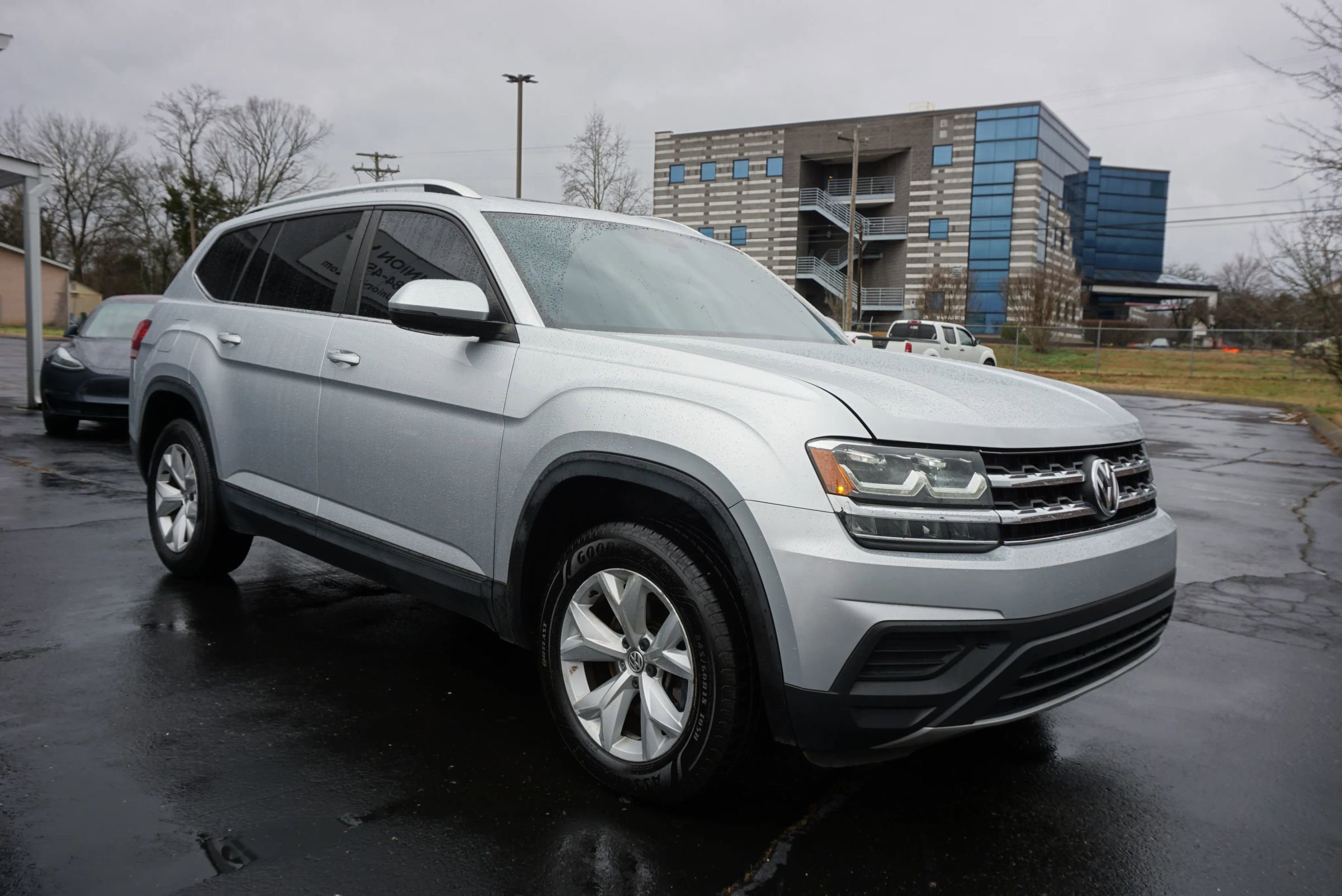 Used 2018 Volkswagen Atlas Launch Edition image 3