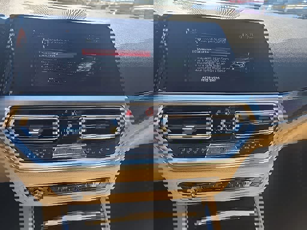 Used 2020 BMW 330i xDrive Sedan w/ Driving Assistance Package image 20