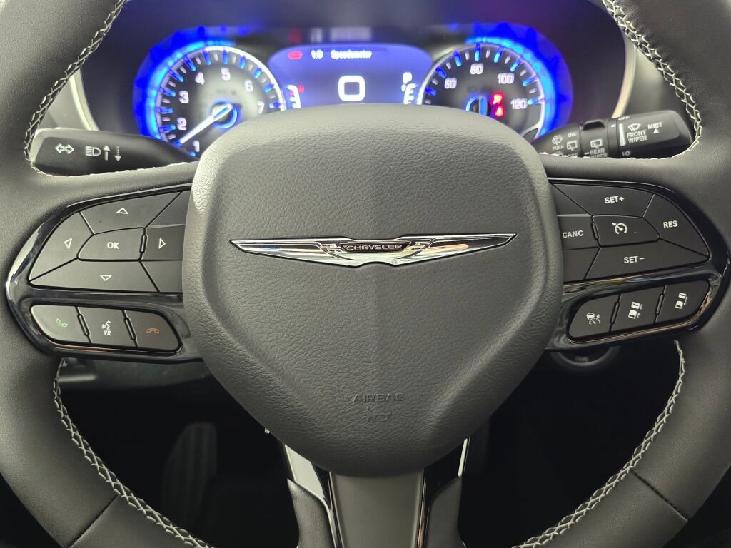 New 2026 Chrysler Pacifica Select AWD/4WD image 24