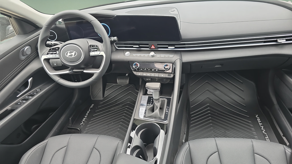 New 2026 Hyundai Elantra Limited FWD image 11