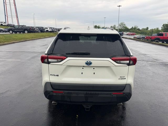 Used 2022 Toyota RAV4 XLE Premium AWD/4WD image 4