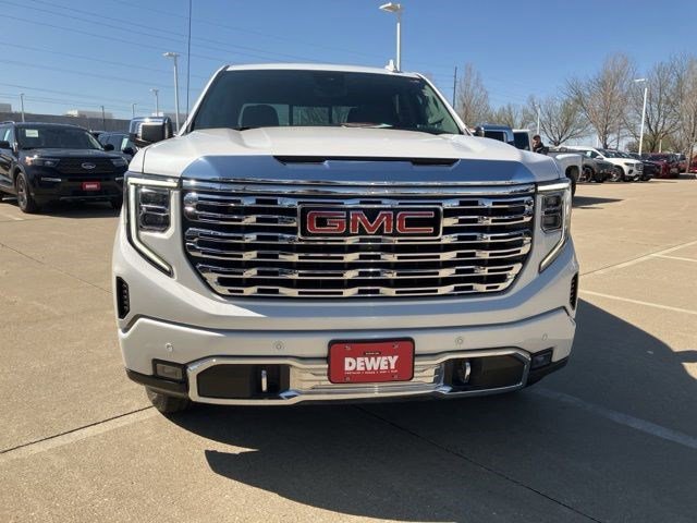 Used 2023 GMC Sierra 1500 Denali AWD/4WD image 2