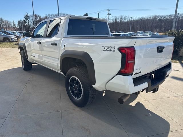 Used 2024 Toyota Tacoma TRD Off-Road AWD/4WD image 5