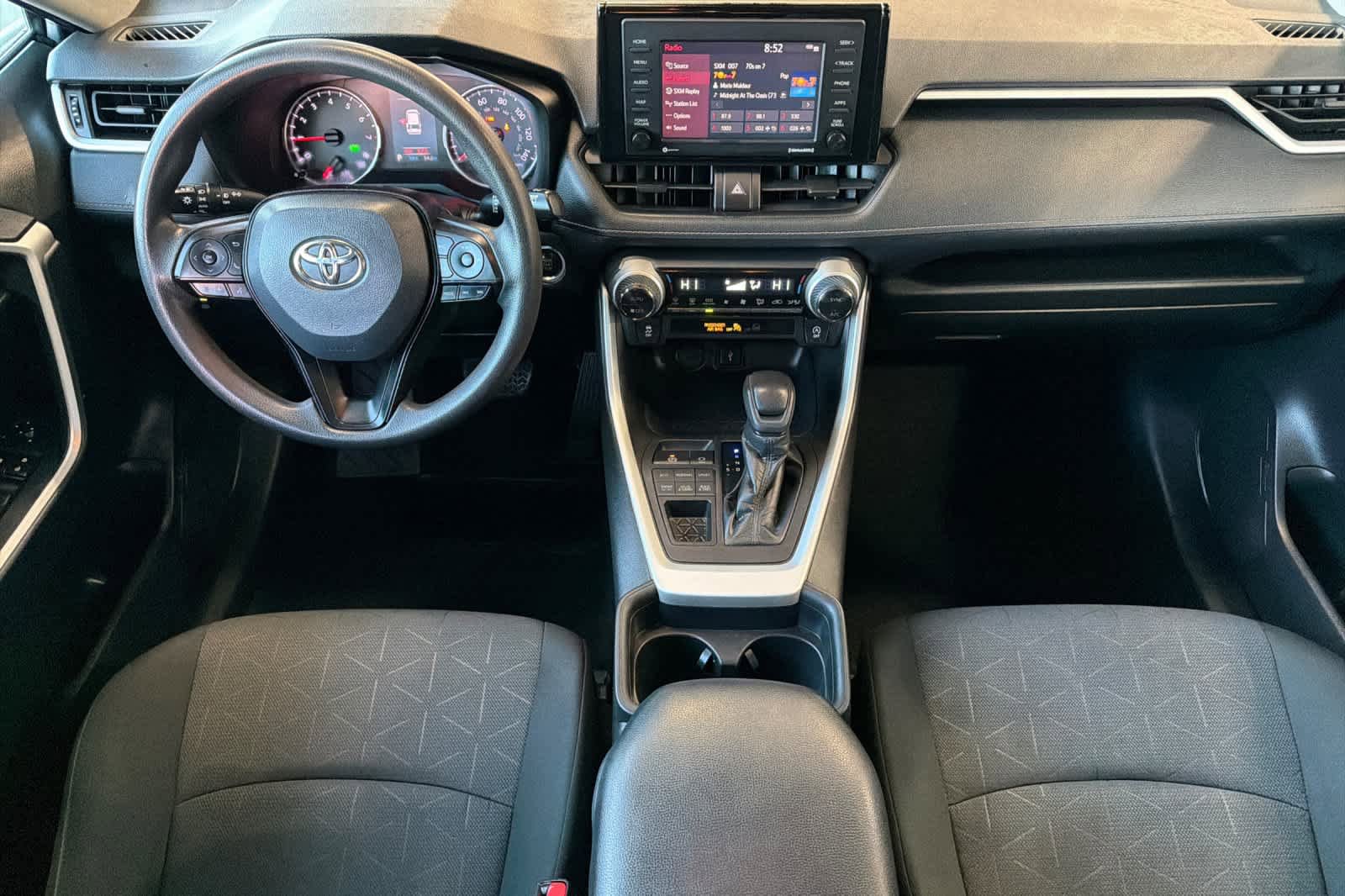 Used 2021 Toyota RAV4 XLE image 3