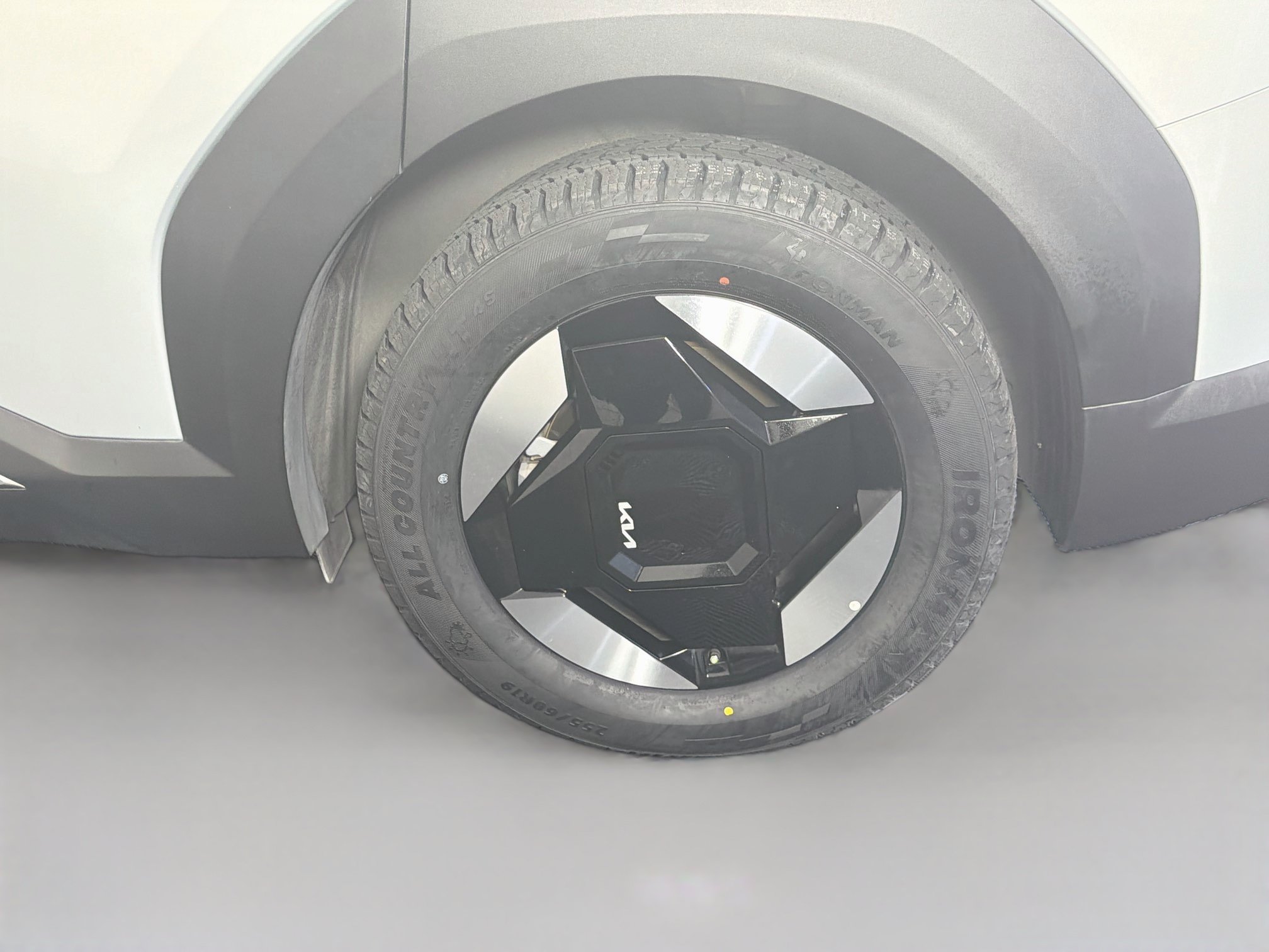 Used 2024 Kia EV9 Light Long Range RWD image 11