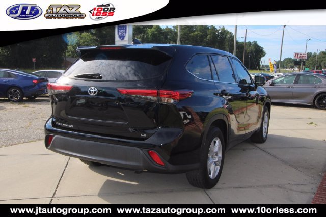 Used 2021 Toyota Highlander LE FWD image 7