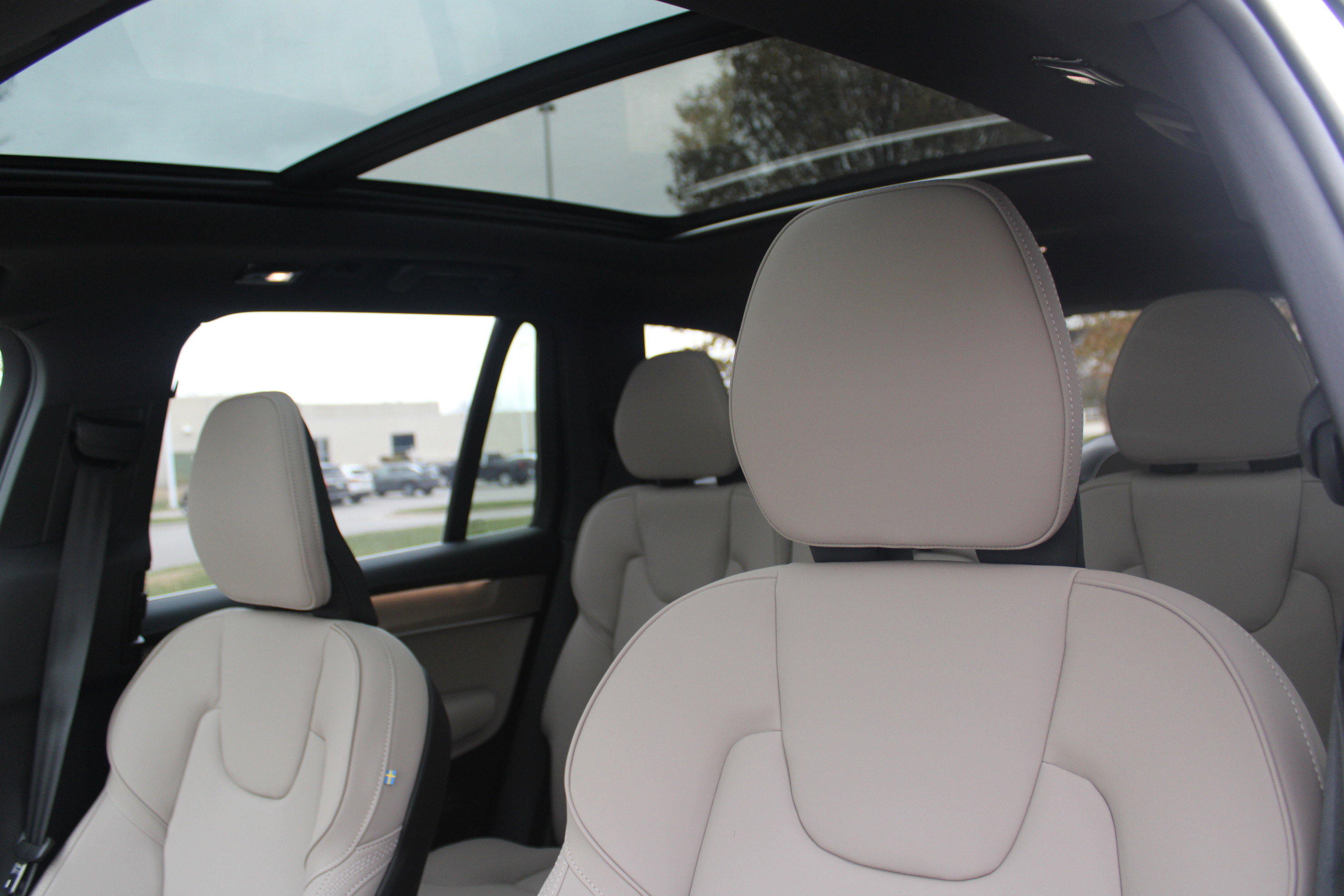 New 2026 Volvo XC90 B6 Plus w/ Protection Package AWD/4WD image 15
