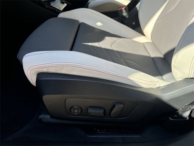 Used 2025 BMW X2 xDrive28i w/ Premium Package image 12