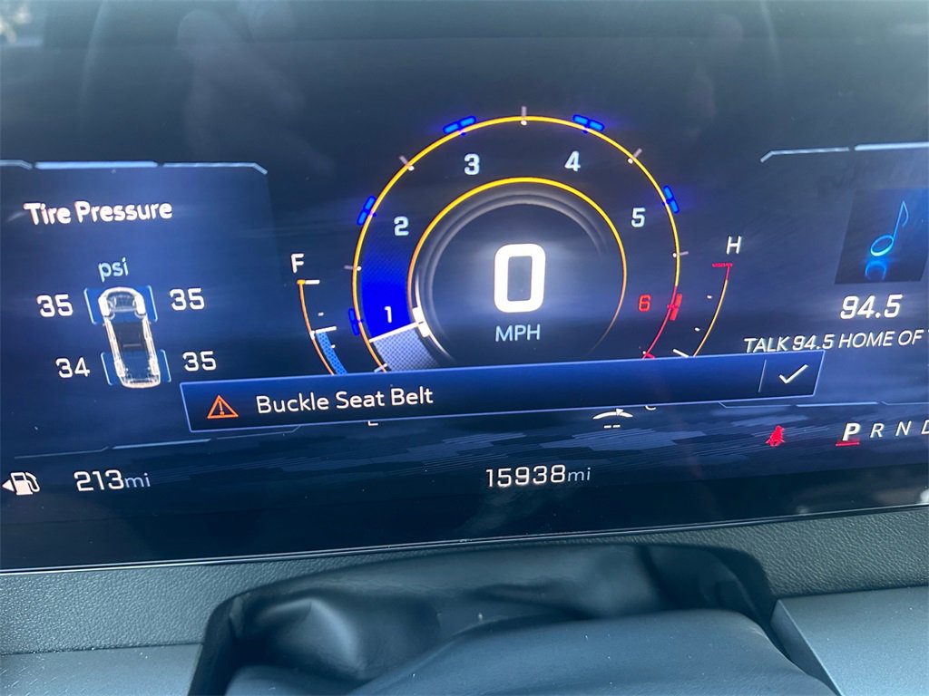 Used 2025 Chevrolet Traverse LT image 17