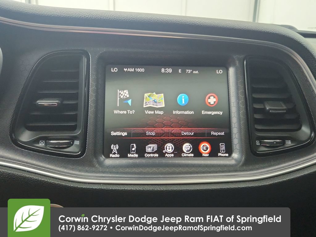Used 2015 Dodge Challenger SRT RWD image 25